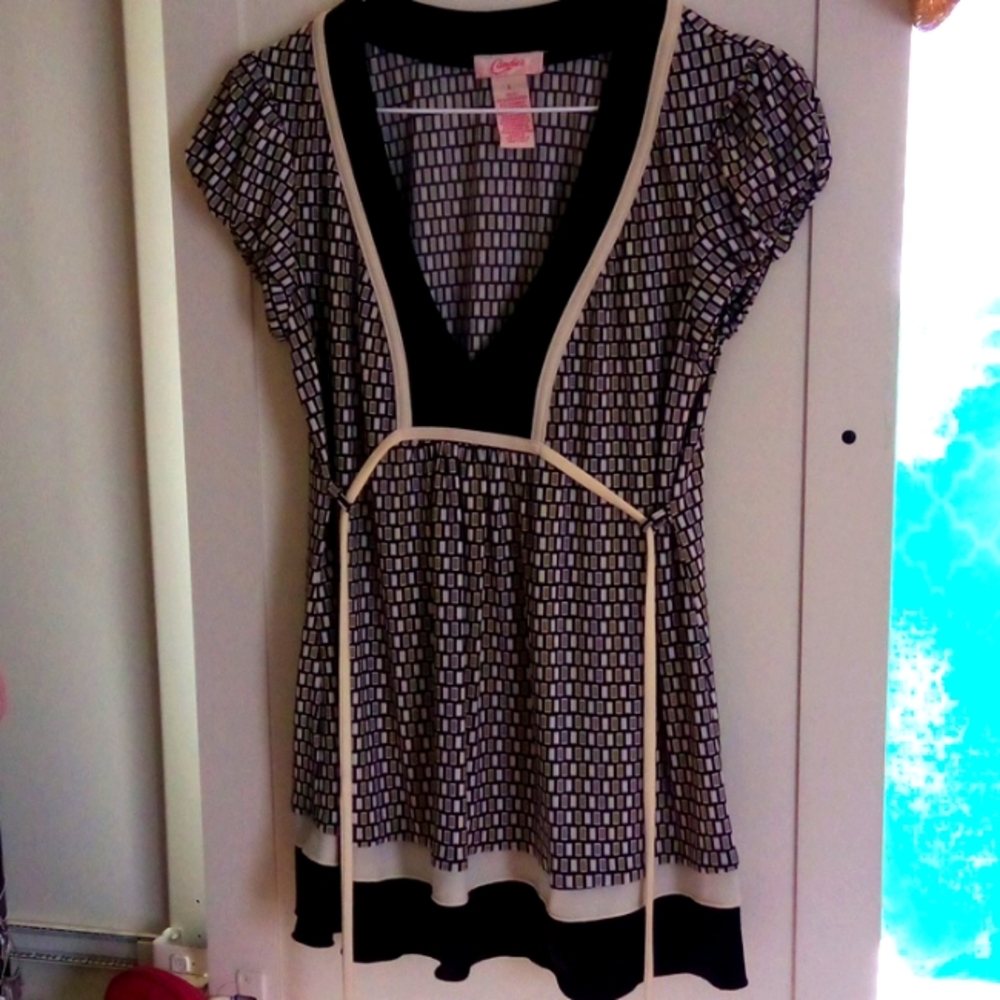Size large polyester/spandex blouse tie back